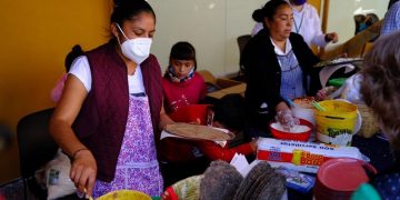 Guadalupe Piña solicita a AMLO espacio en el Centro para vender sus doraditas