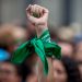Pañuelo VERDE y MORADO: ¿Qué significan los colores que usan feministas en marcha del 8M?