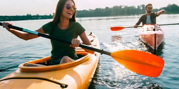 Practican kayak en la presa Madín