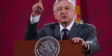 Pide AMLO reforzar vacunación en abril