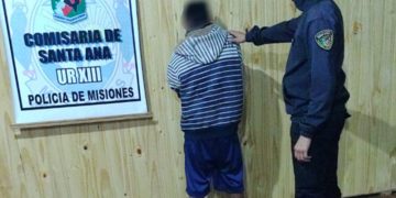 Amenazó a una taquillera, rompió cristales… y terminó rogando por una ambulancia | VIDEO
