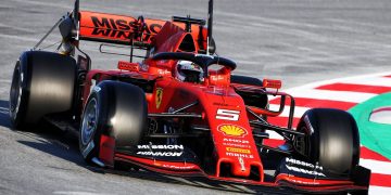 ¡Como en Formula 1! Sujetos roban las 4 llantas de un auto en menos de un minuto, en Edomex | VIDEO