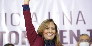 Lorena Cuéllar presenta libro sobre memorias históricas de Tlaxcala