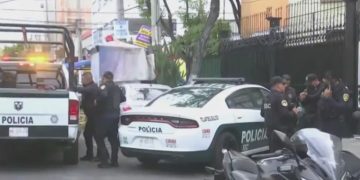 CDMX: balean en 5 ocasiones a un hombre en La Merced y sobrevive | VIDEO