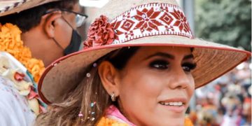 Evelyn Salgado da banderazo de inicio de la construcción de un puente vehicular en la zona oriente de Tierra Colorada