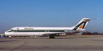 Vuelo 404 de Aeroméxico con destino a Nueva York vuelve al AICM tras ser impactado por un rayo