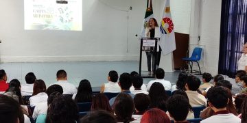 Premia ayuntamiento a ganadores de concurso municipal ‘Carta a mi patria’