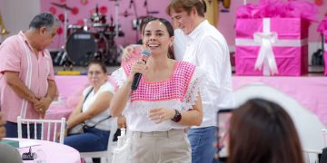 Ana Paty Peralta reconoce labor de las mujeres tianguistas