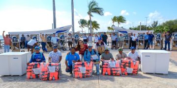 Mara Lezama respalda a pescadores con equipo y apoyos