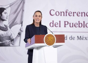 Claudia Sheinbaum solicita reubicación de escuelas cerca de la Refinería Olmeca, en Paraíso