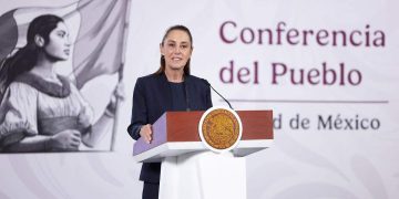Claudia Sheinbaum solicita reubicación de escuelas cerca de la Refinería Olmeca, en Paraíso