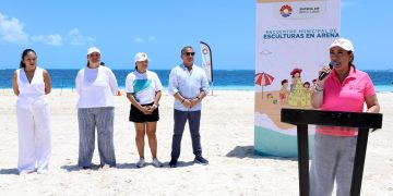 Cancún impulsa creatividad juvenil con encuentro de esculturas en arena