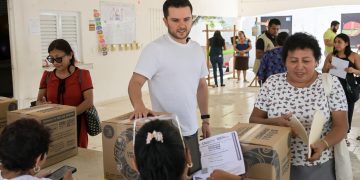 Supervisan entrega sin directa de paquetes alimentarios