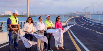 Ana Paty Peralta y Mara Lezama abren a la circulación el Puente Nichupté en Cancún