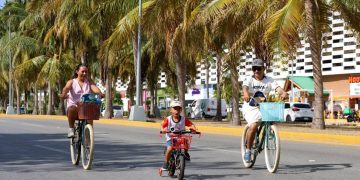 Paseo Cancunense celebra a las mamás con actividades recreativas