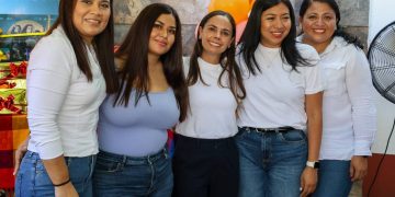 Ana Paty Peralta celebra a madres de Servicios Públicos de Cancún