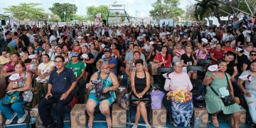 Entrega Mara Lezama mil paquetes alimentarios