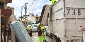 Ana Paty Peralta supervisa jornada de descacharrización en la SM 26