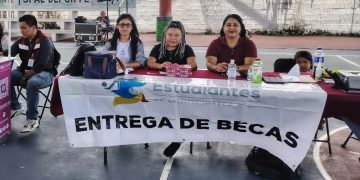 Seguirán becas de movilidad