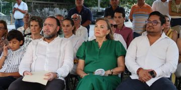 Develan placa en honor a don Camilo Cámara García en Cancún