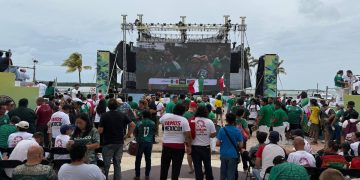 Se une Mara a la fiesta futbolera