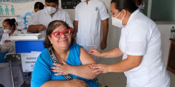 Quintana Roo lidera la vacunación en México al superar en 177% la meta programada