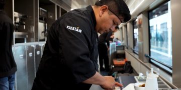 Anuncian tren restaurante del Tren Maya con chef yucateco
