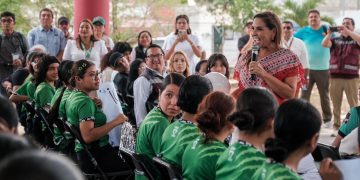 Mara Lezama entrega domo al CONALEP Cancún III tras 18 años de espera