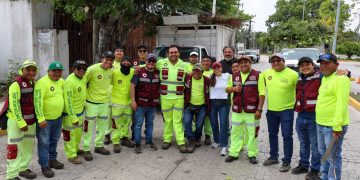 Ana Paty Peralta instruye orden y limpieza en el cableado aéreo