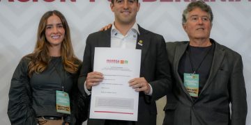 Gino Segura se registra en proceso interno de Morena por la gubernatura de Q. Roo
