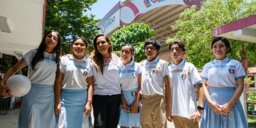 Mara Lezama inaugura domo en secundaria “Ricardo Flores Magón”
