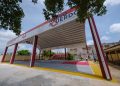 Entrega Mara Lezama domo a Secundaria Técnica 18 en Cancún
