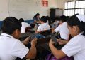 Urge destrabar iniciativa para limitar celulares en escuelas