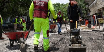 Ayuntamiento inicia mejoramiento vial en calles del Centro de Cancún