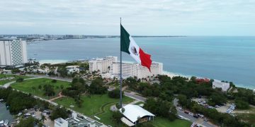 Cancún espera repunte turístico este verano con agenda de eventos