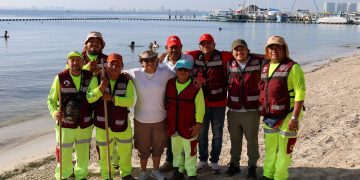 Operativo permanente mantiene limpias las playas de Cancún