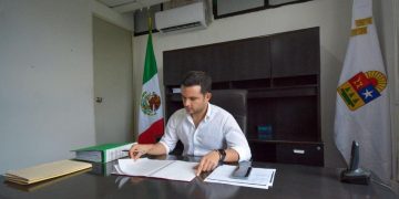Bustamante deja Bienestar y apunta a 2027