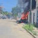 Bomberos de Cancún sofocan incendio de camioneta en la SM 76