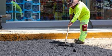 Rehabilitan calles y realizan poda de árboles en la supermanzana 77