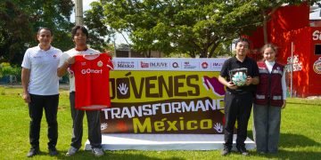 Jóvenes transforman su comunidad con jornada de tequios