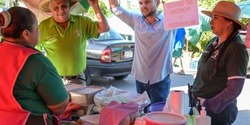 Siempre en territorio y cerca de la gente, Pablo Bustamante respalda la economía local en Cancún