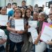 Encabeza Mara Lezama entrega de cancelación de hipotecas del INFONAVIT a 100 familias de Quintana Roo
