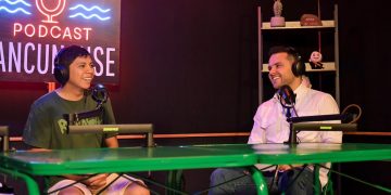 Pablo Bustamante abre un espacio para escuchar las historias de Cancún