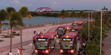 Mara Lezama pone en marcha la Ruta 27 del sistema MOBI en Cancún