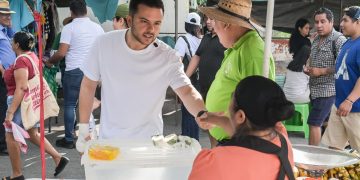 Cancún se construye todos los días con el trabajo de las y los cancunenses: Pablo Bustamante
