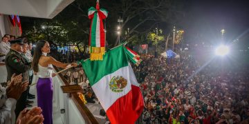 Más de 18 mil cancunenses celebran el Grito de Independencia en la Plaza de la Reforma