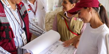 Constata Ana Paty Peralta avances de obra en ludoteca de la SM 96