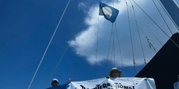 Isla Contoy suma esfuerzos contra la contaminación marina con limpieza internacional