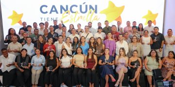 Ana Paty Peralta reconoce a 47 colaboradores turísticos con “Cancún Tiene Estrella”