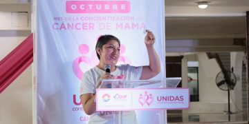 Iluminan de rosa el Palacio Municipal de Cancún para promover la detección oportuna del cáncer de mama